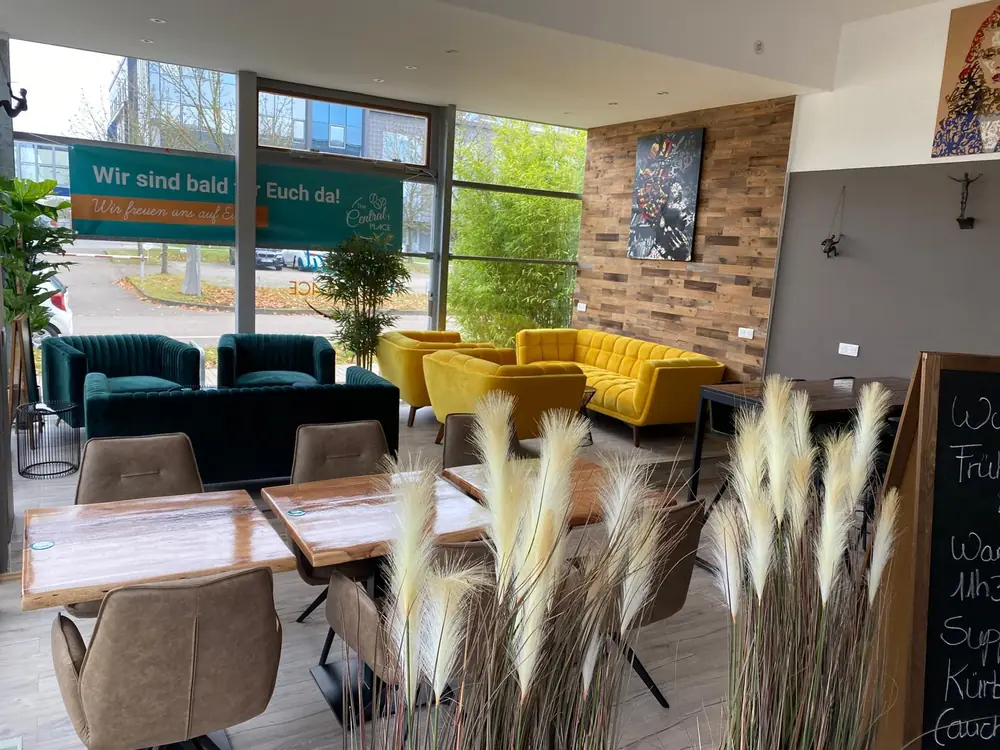 Bistroreinigung – Lounge-Bereich mit Sitzecken