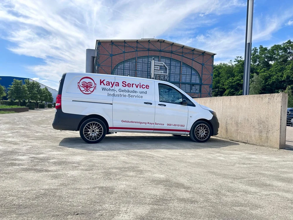 Kaya-Service-Fahrzeug – Gebäudereinigung E-Werk
