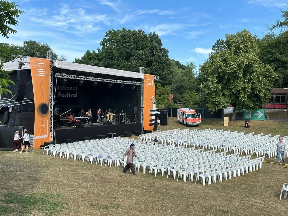 Aufbau vor dem Jazz Festival Saarbrücken
