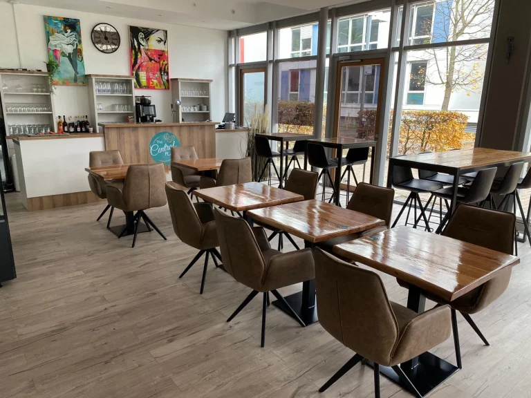 in-der-bistro - 12 - 2025