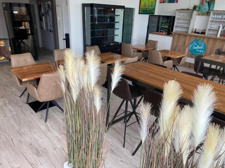 in-der-bistro - 6 - 2025
