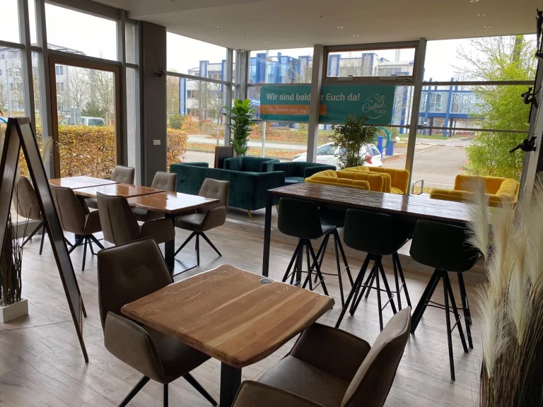 in-der-bistro - 8 - 2025
